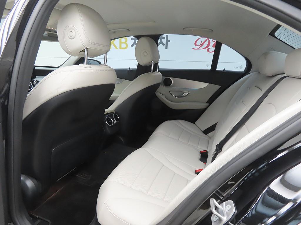 Mercedes Benz C Class - Vista 6