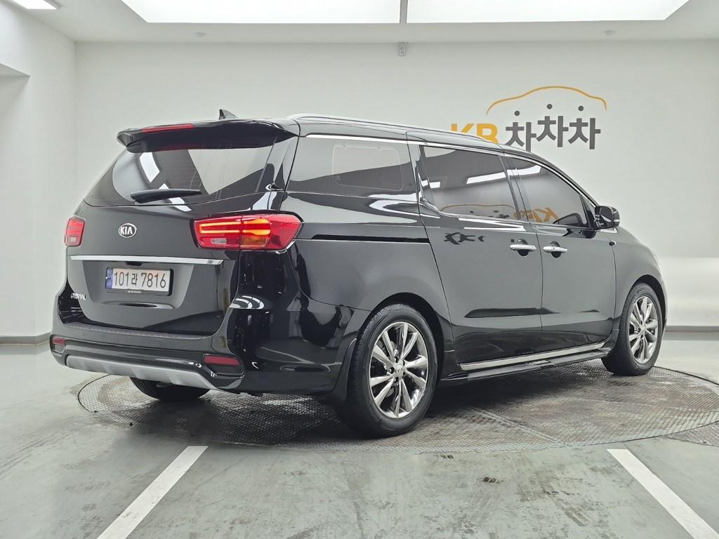 KIA Carnival - Vista 4