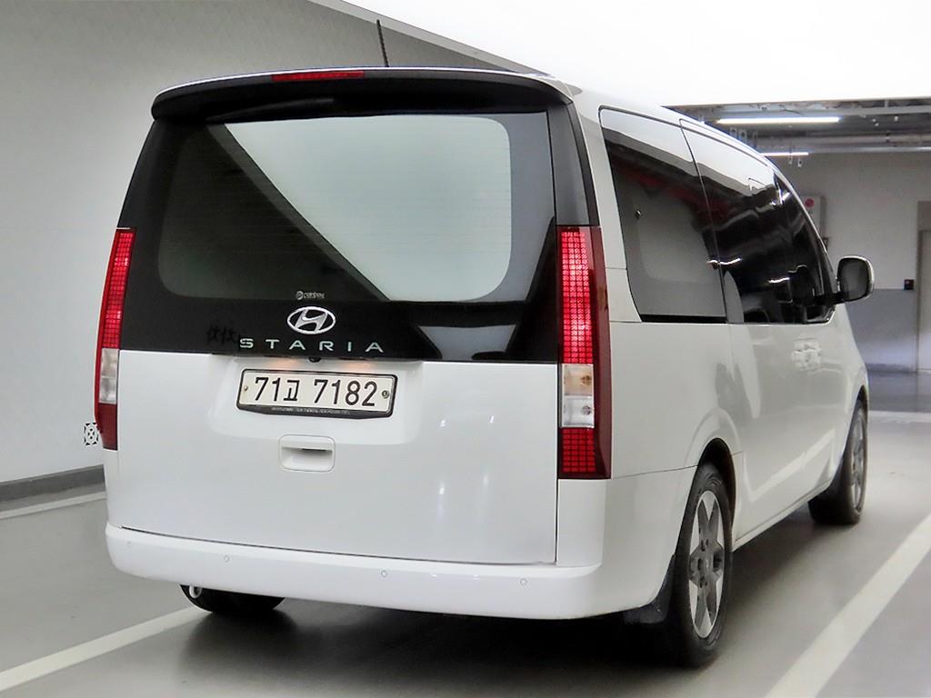 HYUNDAI Staria - Vista 4