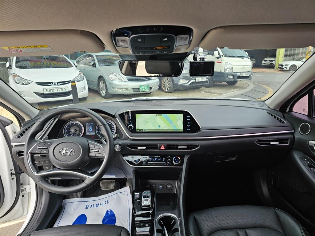 HYUNDAI Sonata - Vista 12