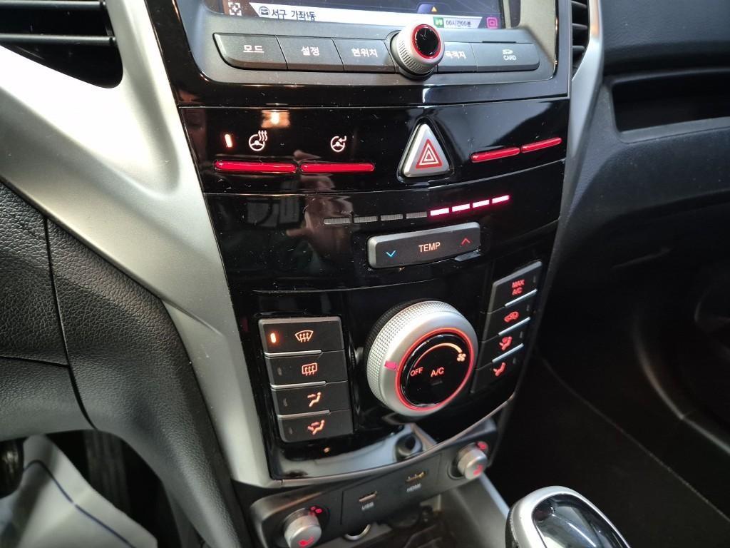 Ssangyong Tivoli - Vista 9