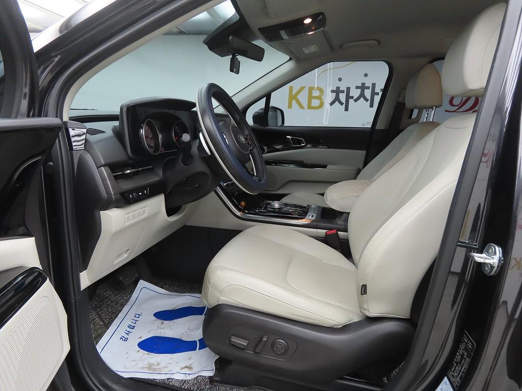 KIA Carnival - Vista 5