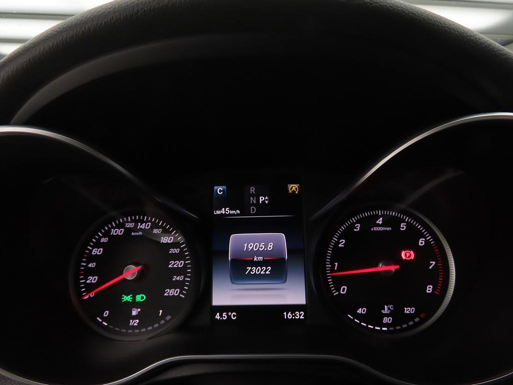 Mercedes Benz C Class - Vista 9