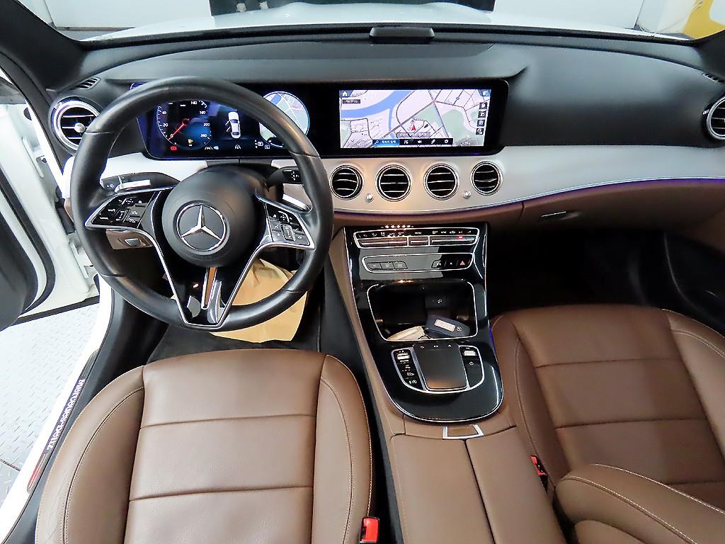 Mercedes Benz E class - Vista 7