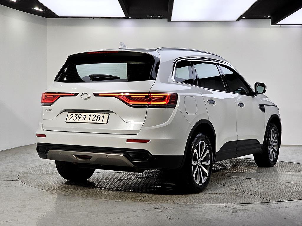 SAMSUNG QM6 - Vista 4