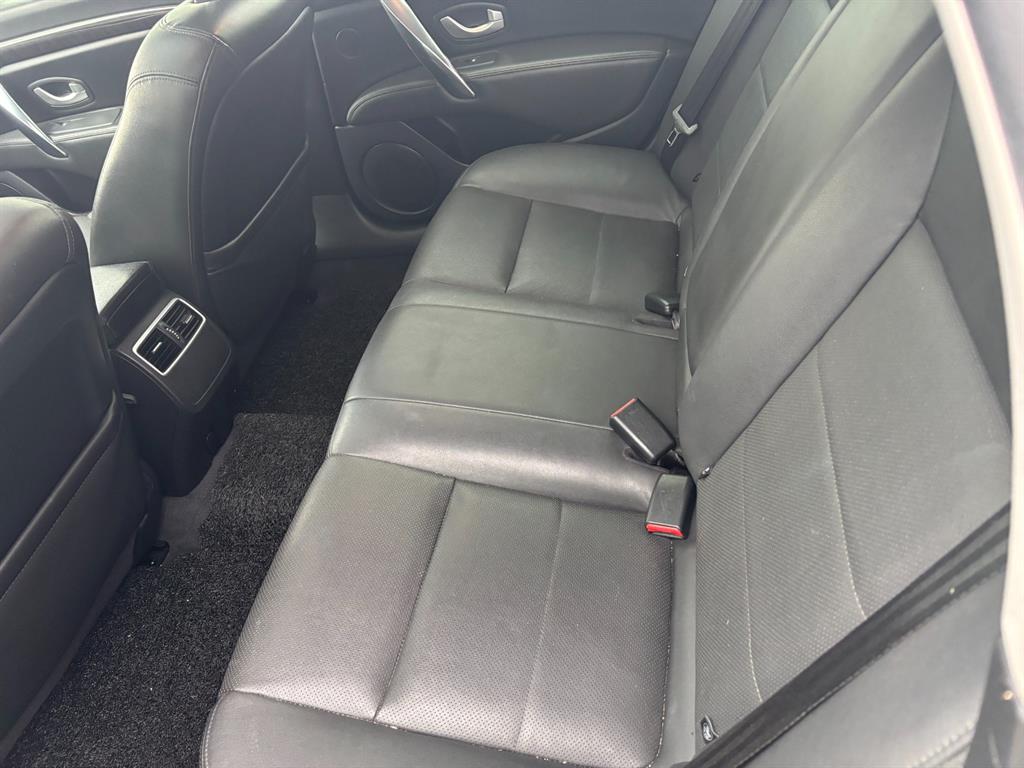 SAMSUNG SM7 - Vista 11