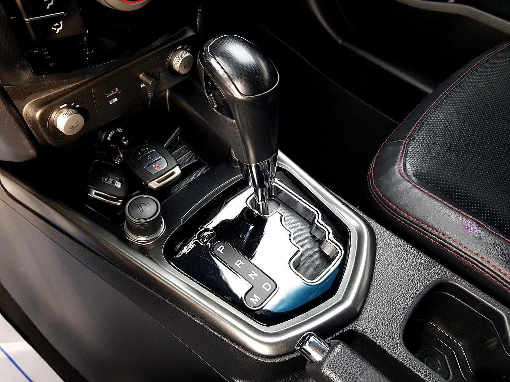 Ssangyong Tivoli 2016 Azul - Importación desde Corea - HF Imports Iquique - Foto 13