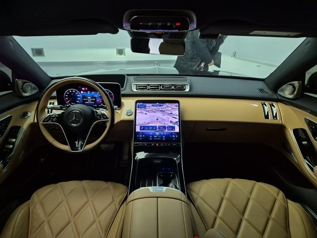 Mercedes Benz S Class - Vista 5