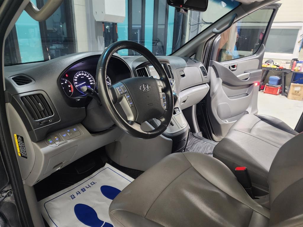 HYUNDAI Starex 2019 Negro - Importación desde Corea - HF Imports Iquique - Foto 13