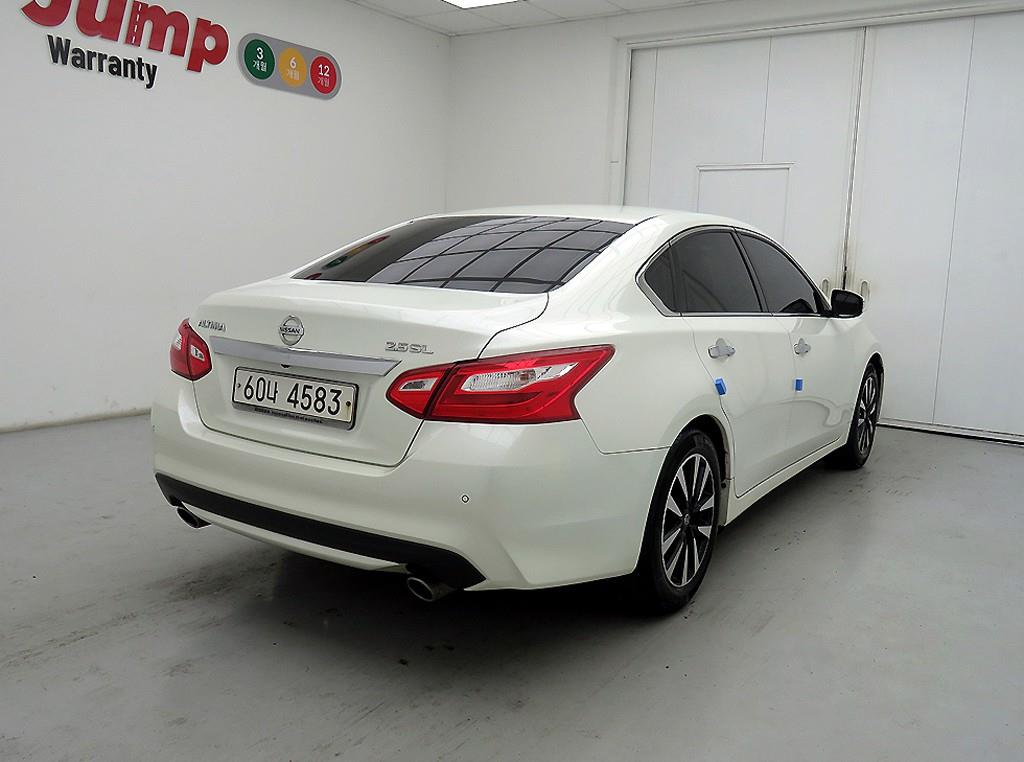 Nissan Altima - Vista 4