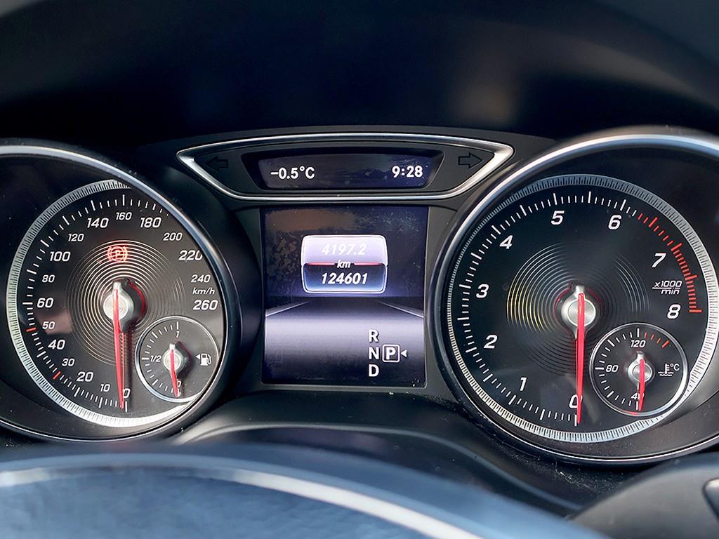 Mercedes Benz GLA Class - Vista 11