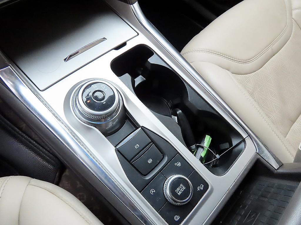 Ford Explorer - Vista 10