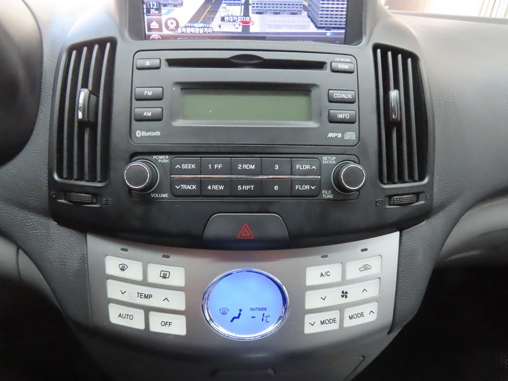 HYUNDAI Avante - Vista 11