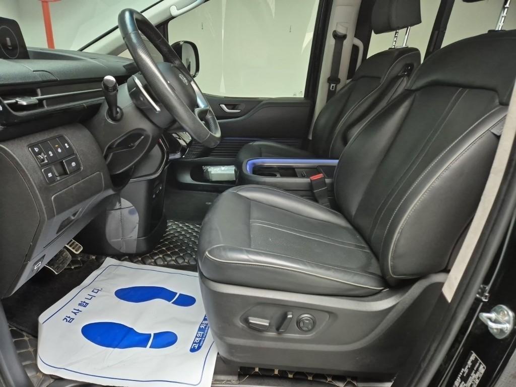 HYUNDAI Staria - Vista 11