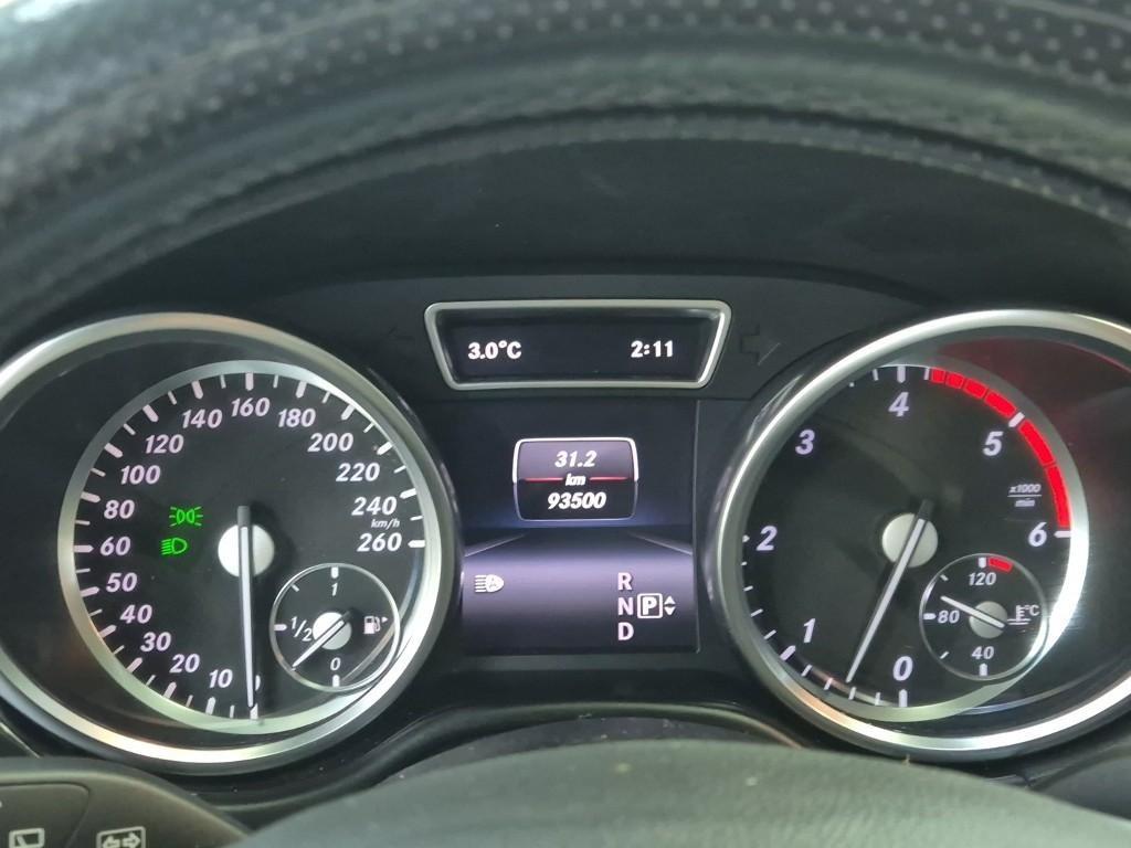 Mercedes Benz M Class - Vista 6