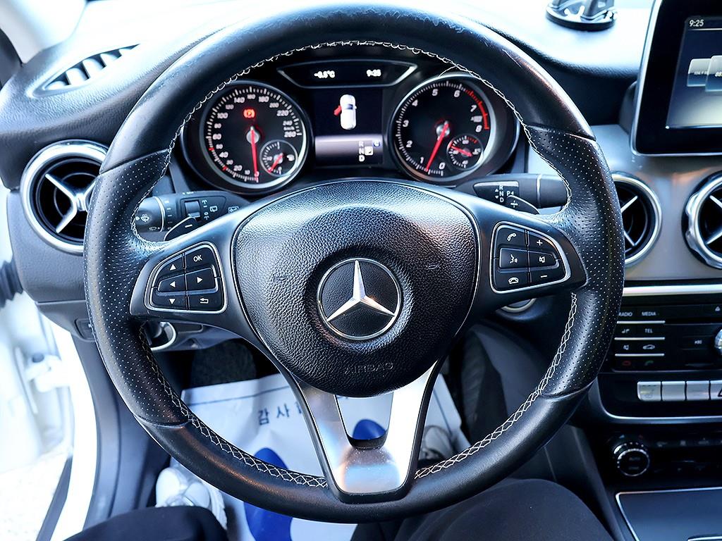 Mercedes Benz GLA Class 2018 Blanco - Importación desde Corea - HF Imports Iquique - Foto 8