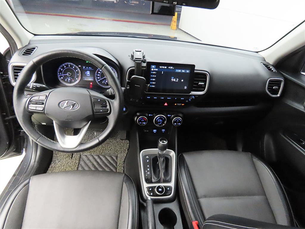 HYUNDAI Venue - Vista 7