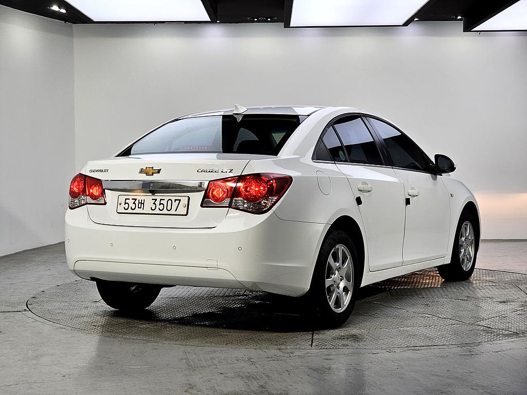 Chevrolet Cruise - Vista 4