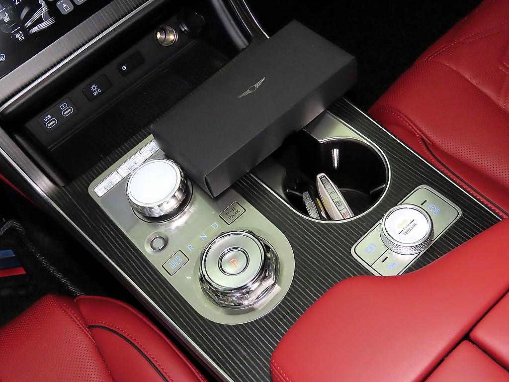 Genesis GV80 - Vista 12