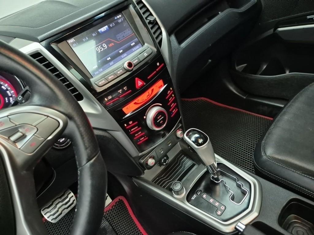 Ssangyong Tivoli - Vista 10