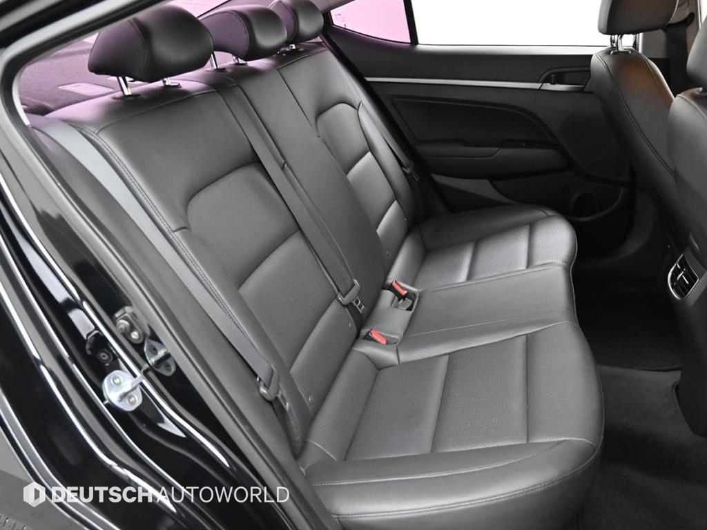 HYUNDAI Avante - Vista 12