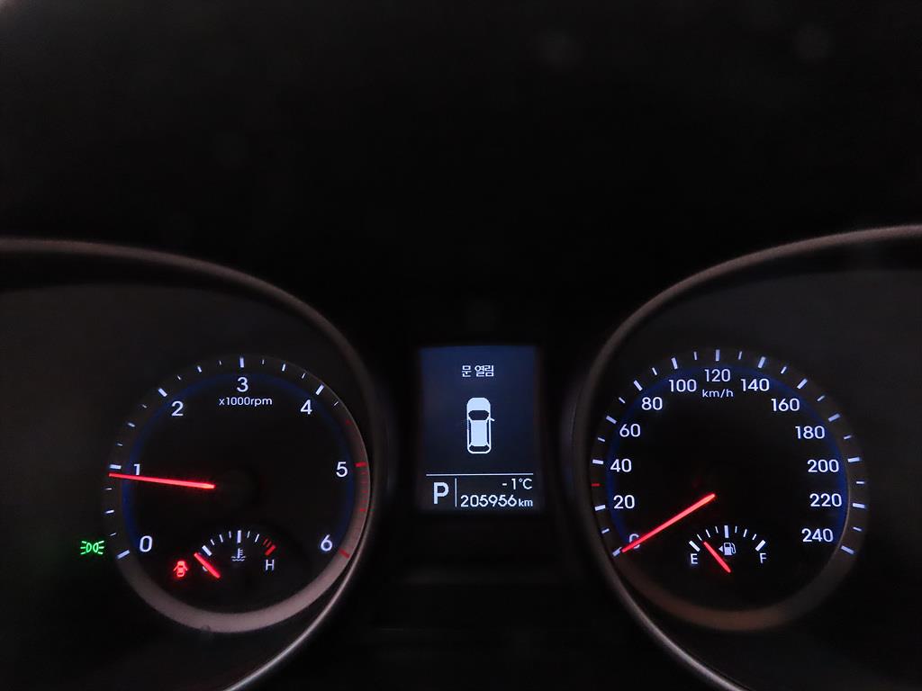 HYUNDAI Maxcruz - Vista 9