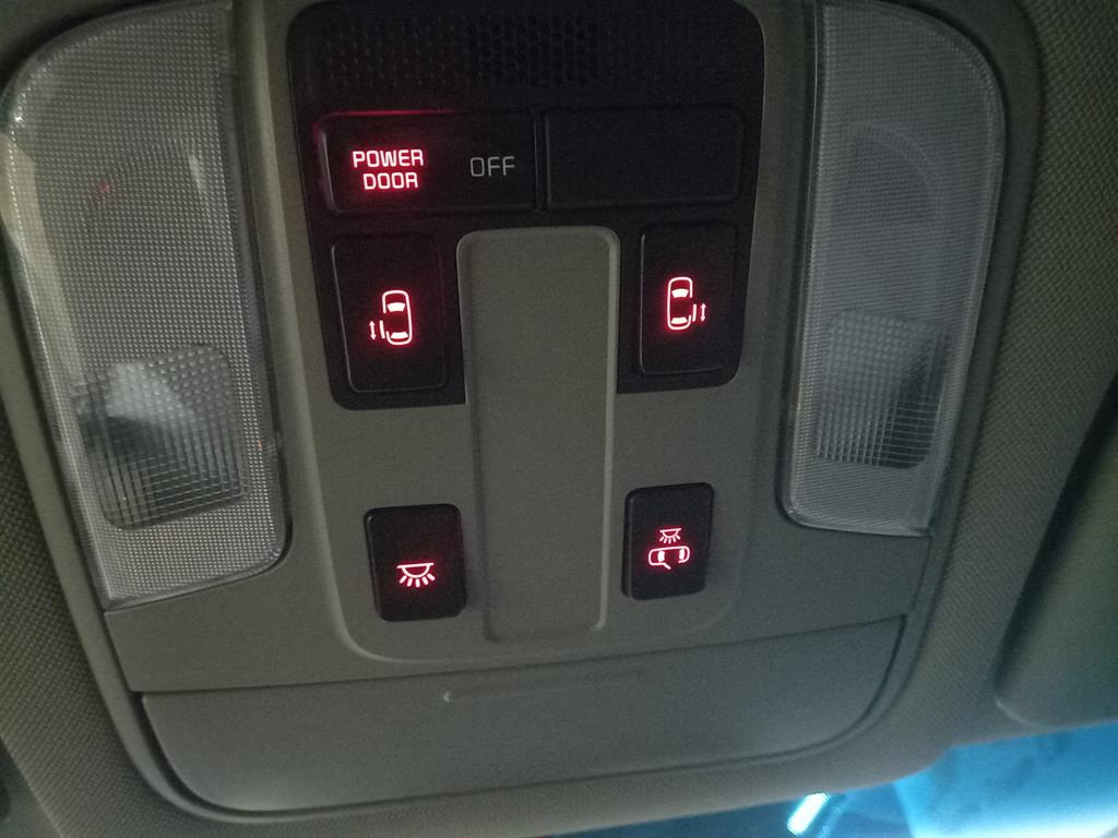 KIA Carnival - Vista 11