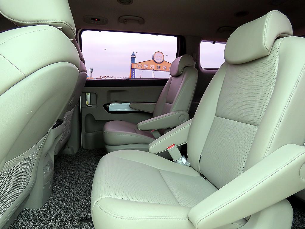 KIA Carnival - Vista 6