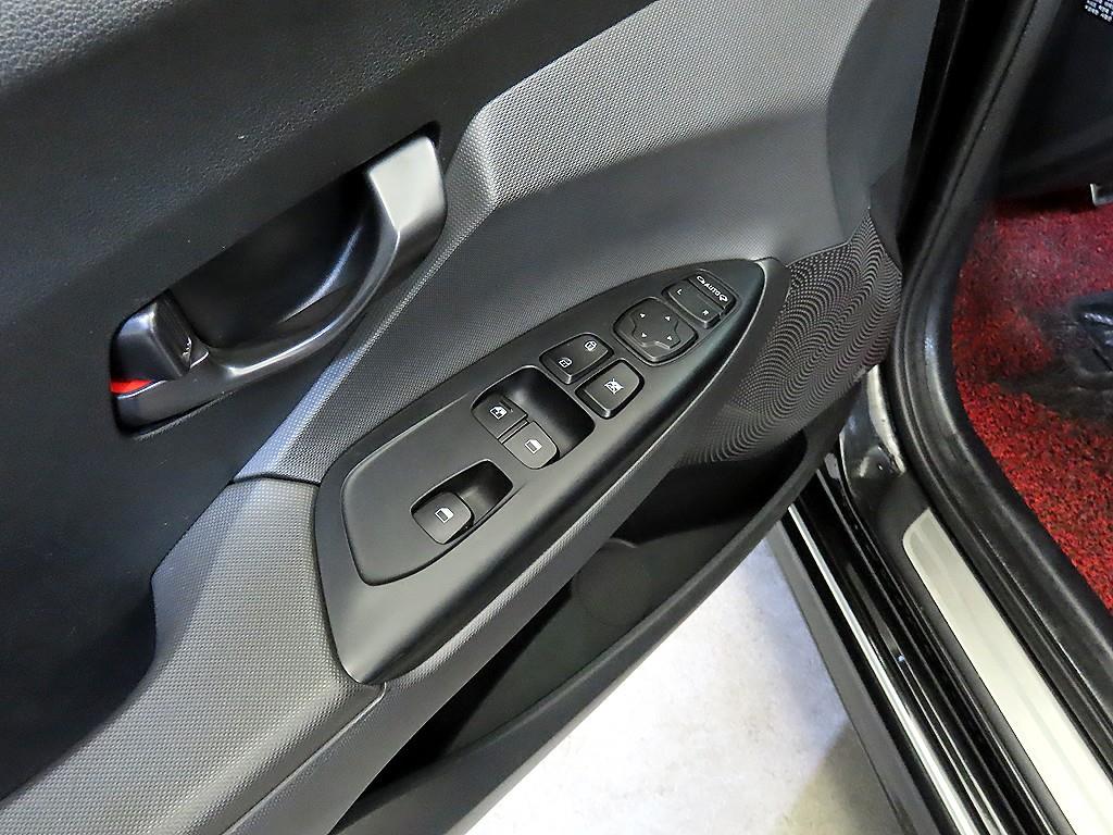 HYUNDAI Veloster 2019 Negro - Importación desde Corea - HF Imports Iquique - Foto 13