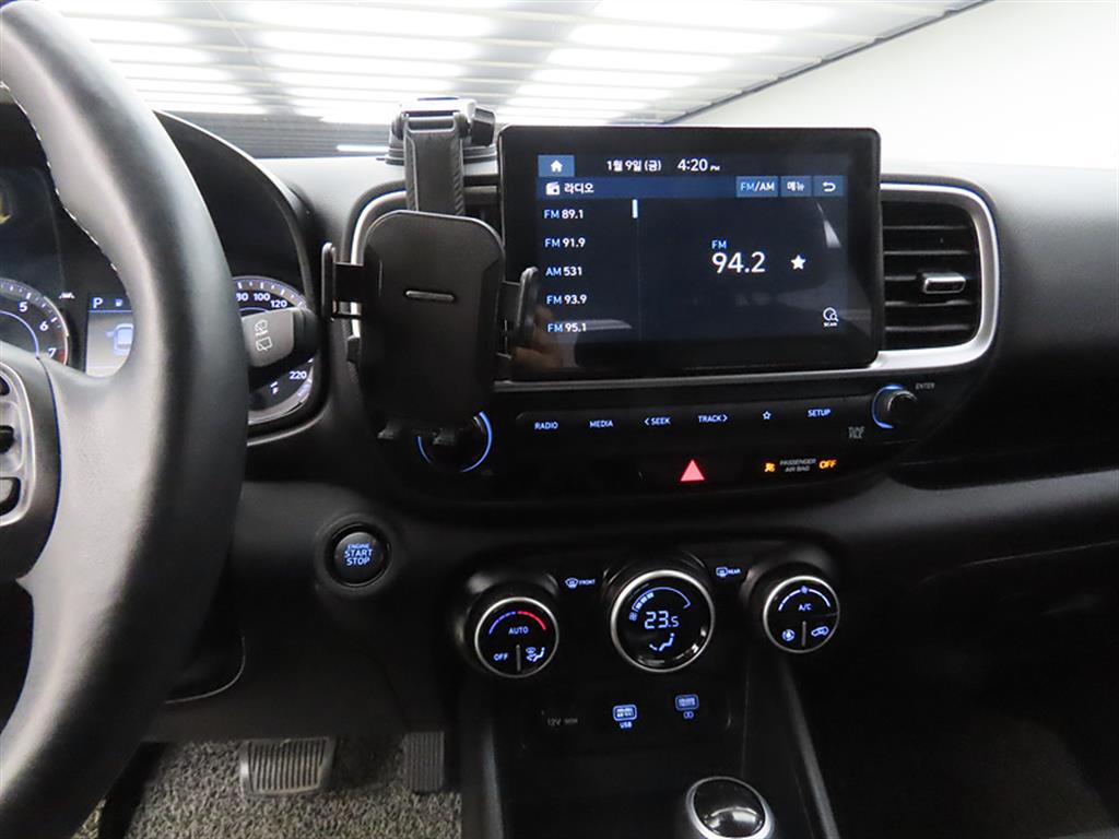 HYUNDAI Venue - Vista 12