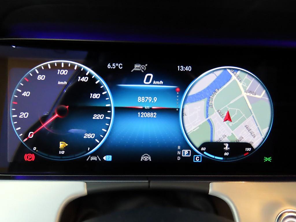 Mercedes Benz E class - Vista 8