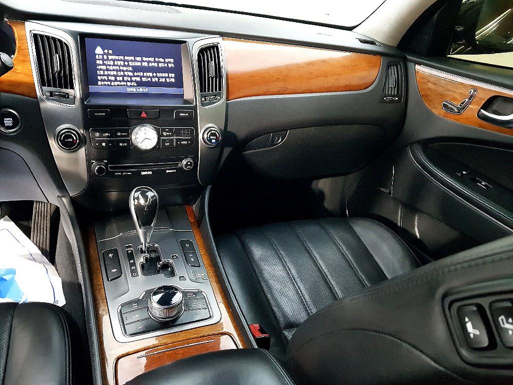 HYUNDAI Equus - Vista 10