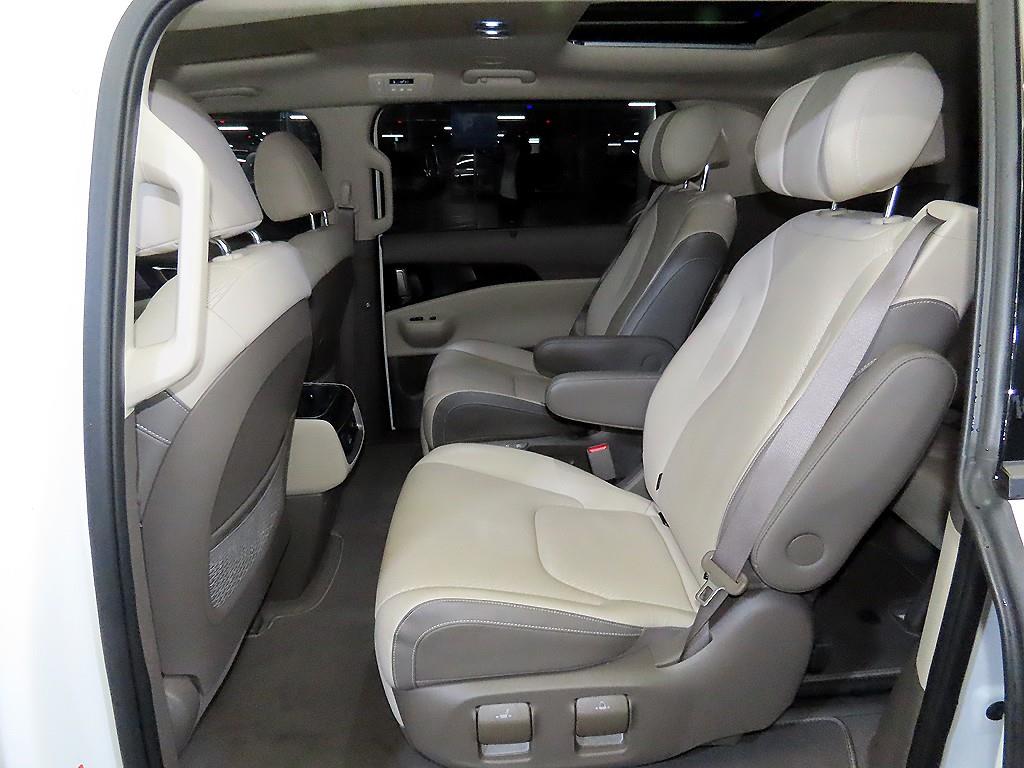 KIA Carnival - Vista 7