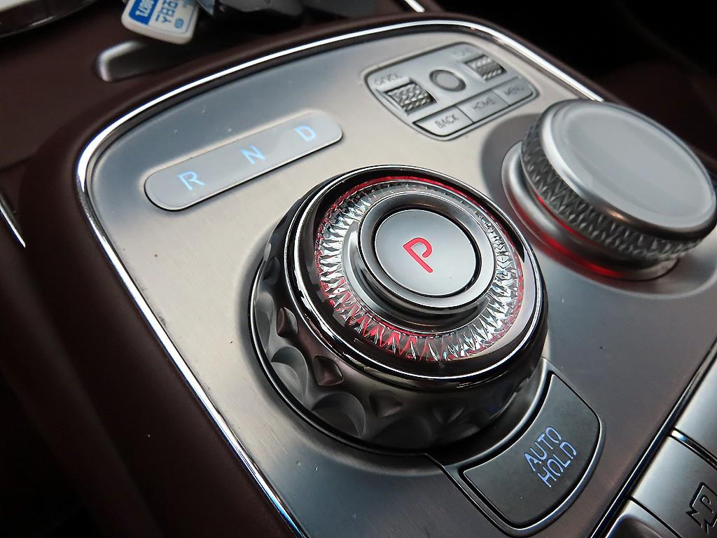 Genesis G90 - Vista 11