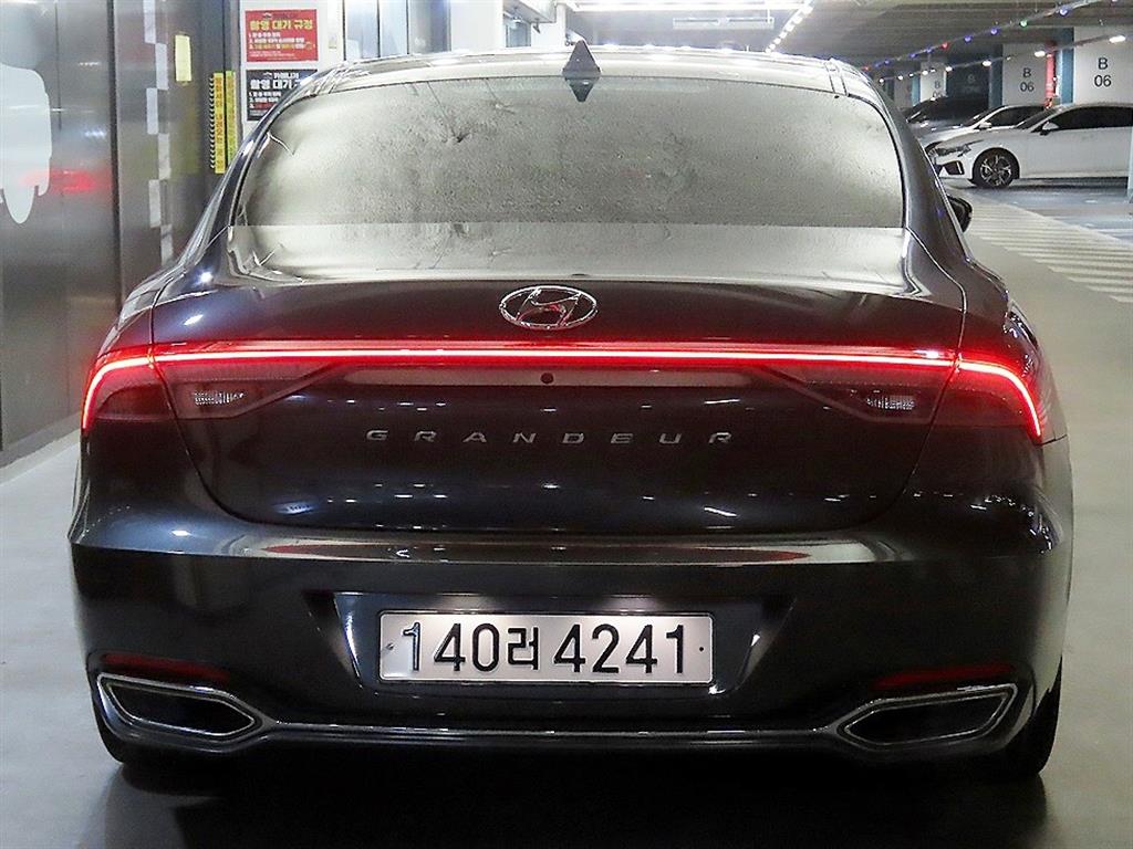 HYUNDAI Grandeur - Vista 5