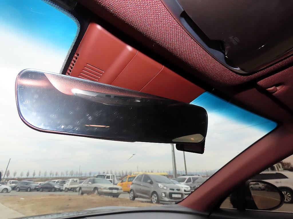 Genesis G90 - Vista 12