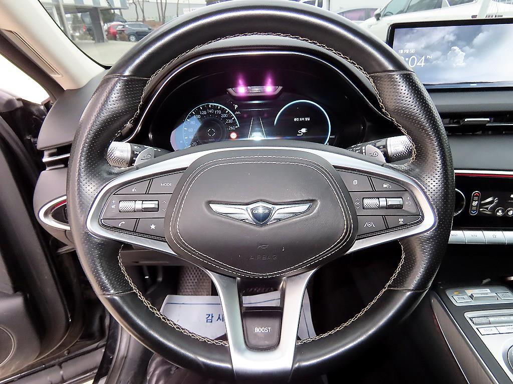 Genesis GV70 - Vista 8