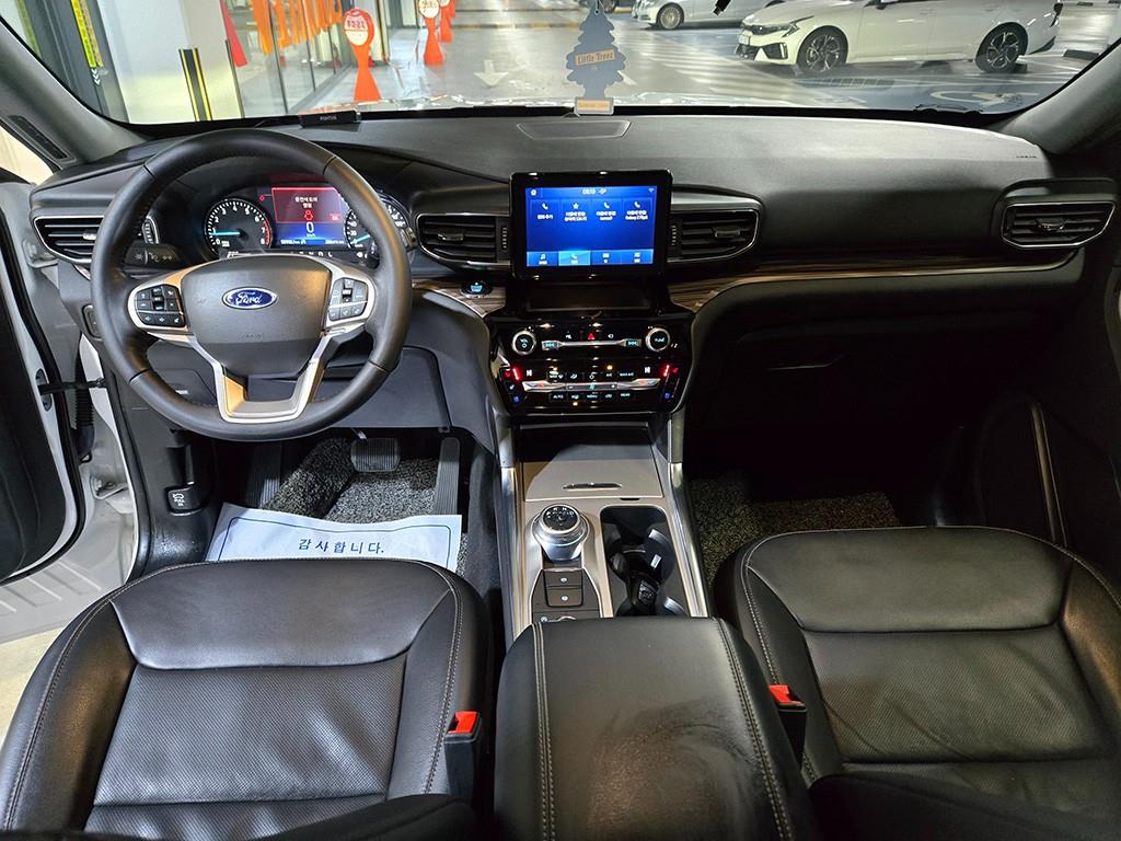 Ford Explorer - Vista 10