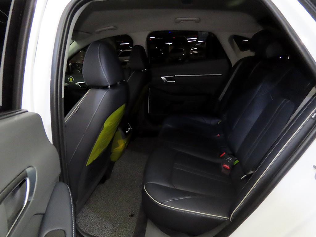 HYUNDAI Sonata - Vista 7