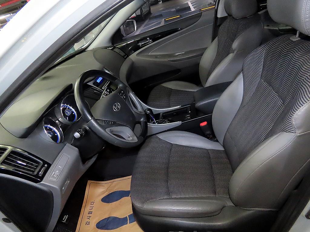 HYUNDAI Sonata - Vista 6