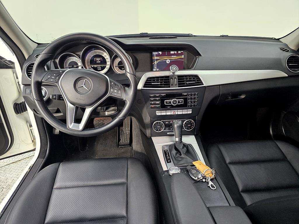 Mercedes Benz C Class - Vista 5