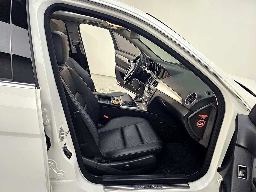 Mercedes Benz C Class - Vista 11