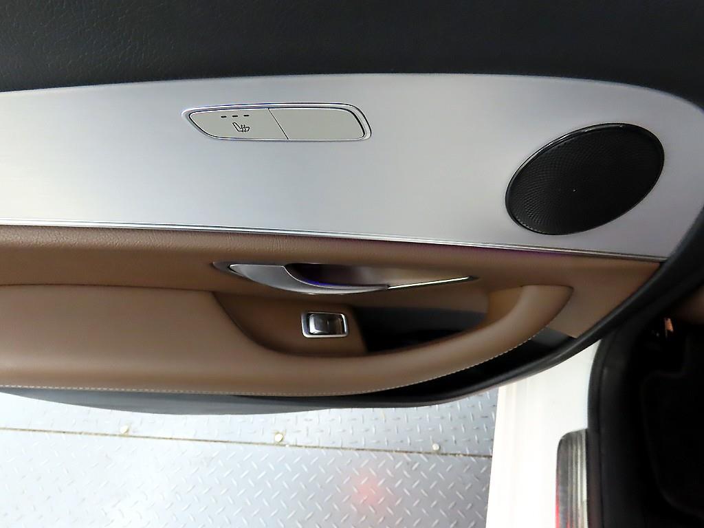 Mercedes Benz E class - Vista 12