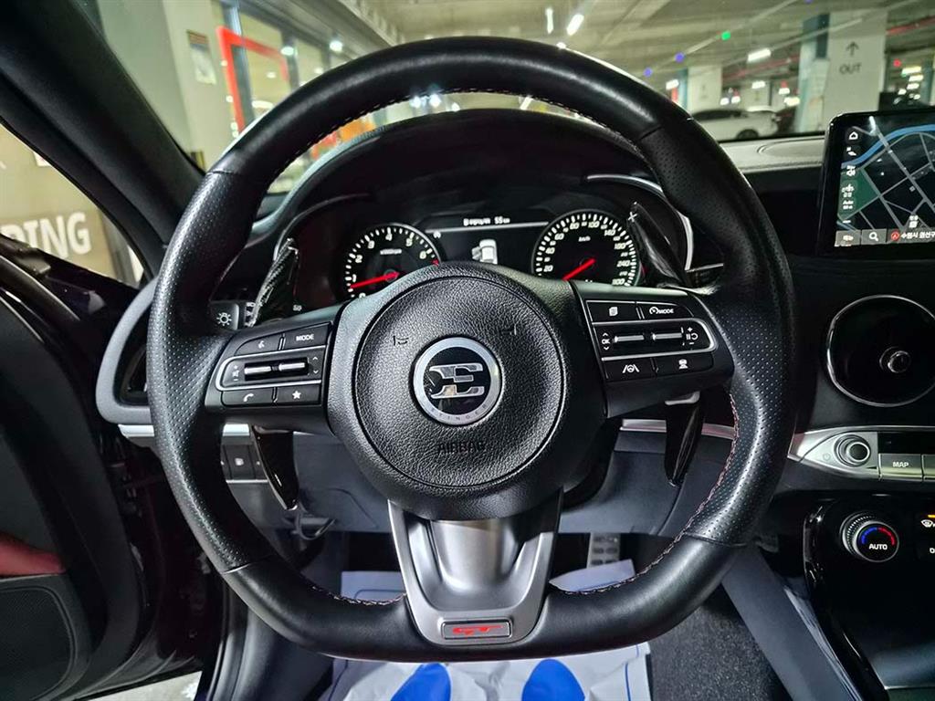 KIA Stinger - Vista 9