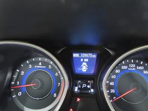 HYUNDAI Avante - Vista 12