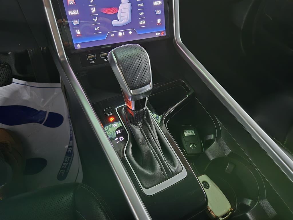 Ssangyong Torres - Vista 9