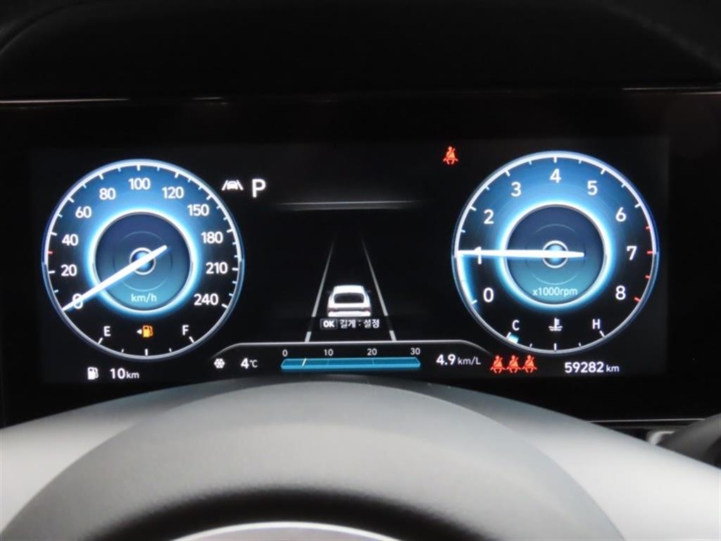 HYUNDAI Avante - Vista 9