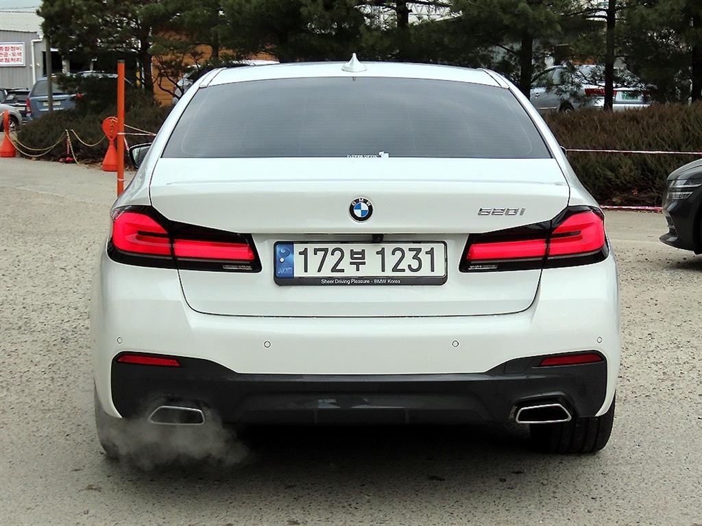 BMW 5 Series - Vista 4