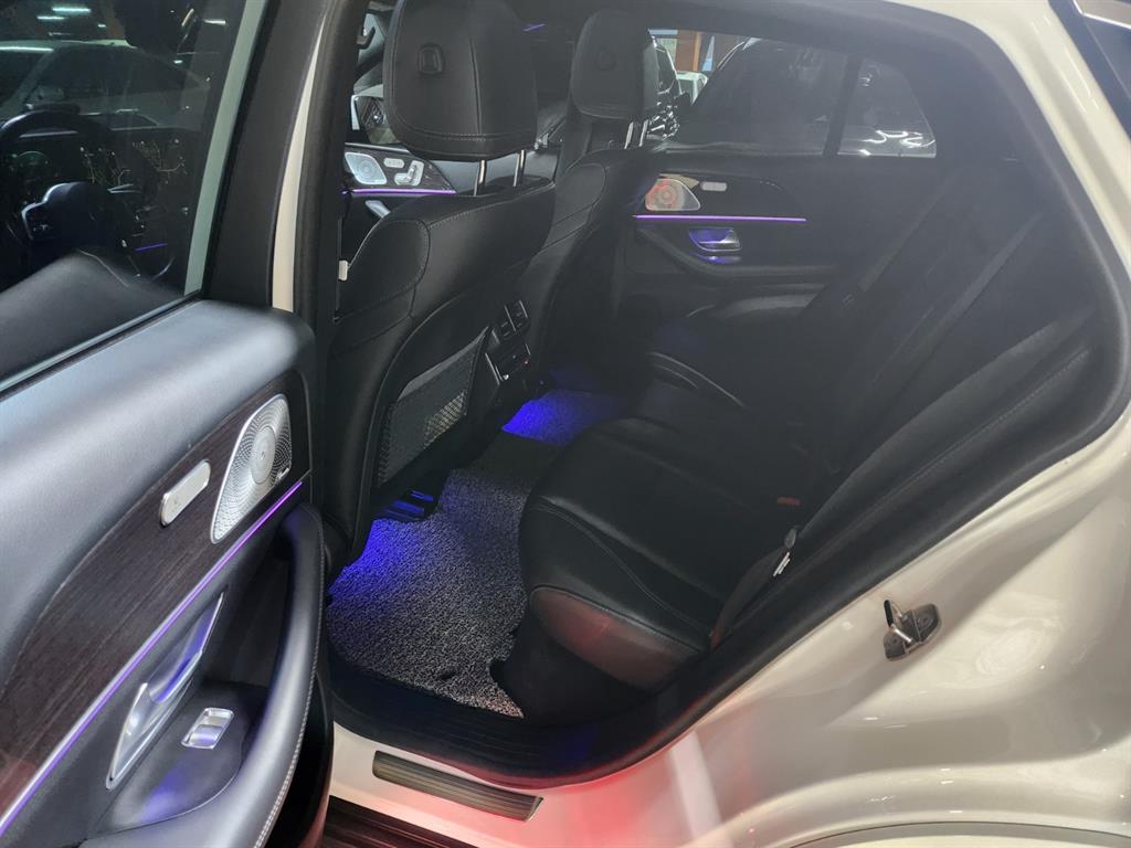 Mercedes Benz GLE Class - Vista 8