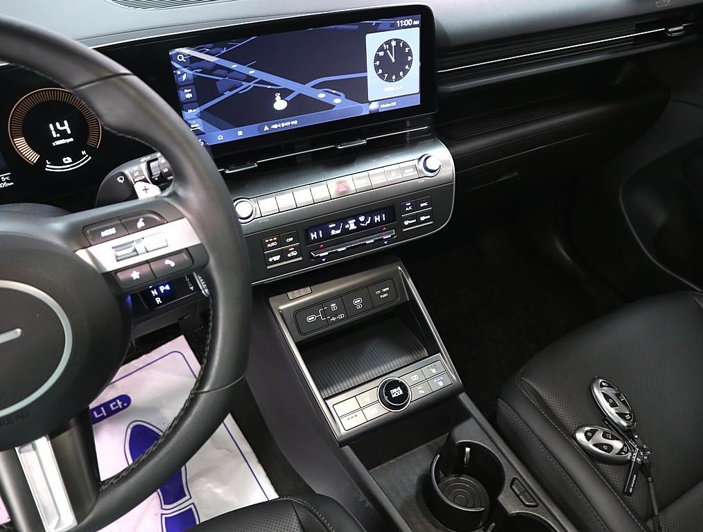 HYUNDAI Kona - Vista 10